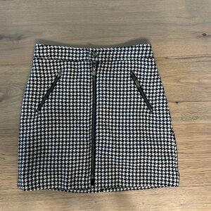 Black and white hollister skirt